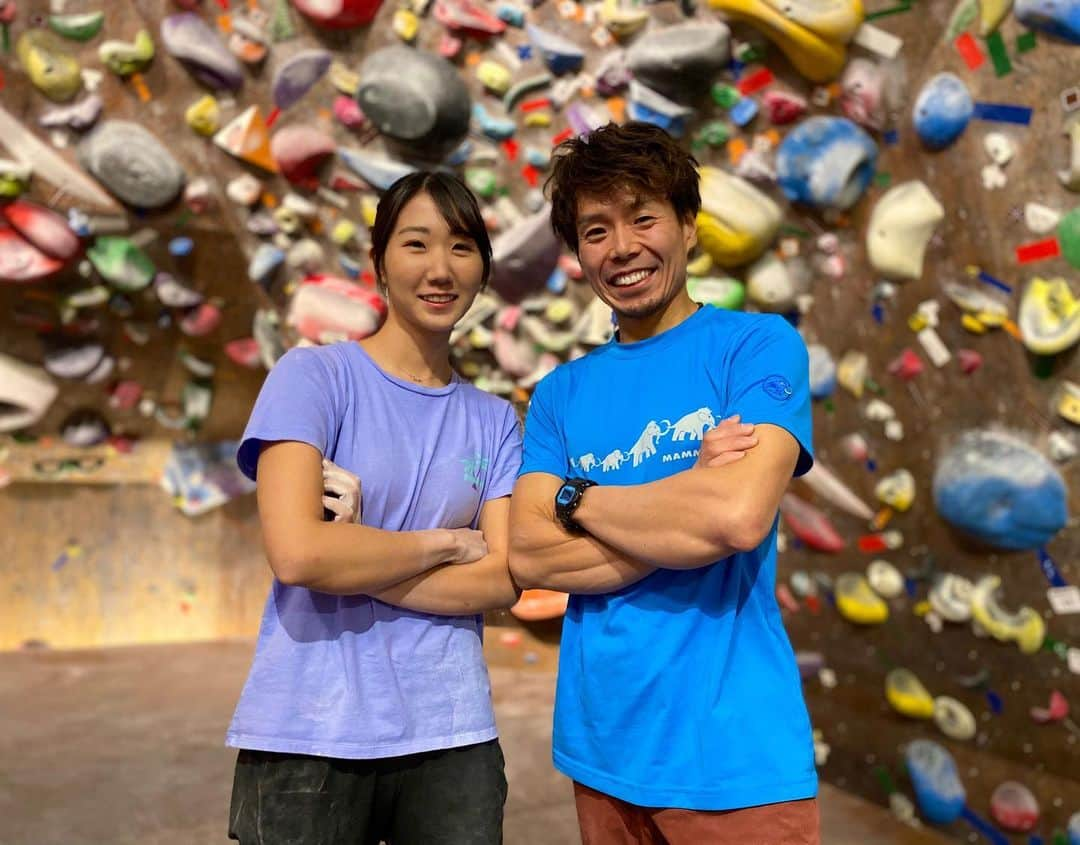 尾上彩さんのインスタグラム写真 - (尾上彩Instagram)「It’s been 15 years since I’ve met this awesome coach😉 Through the hard times and fun times, I’m very happy to have trained with you🤩👍🏻 I’ve grown stronger with your help, thank you🙏🏻 ・ 2019年最後のスクール👍🏻 秀さんにコーチをしてもらうようになって、来年で早１５年🤭 なかなか上手く結果が出なかったり、モチベーションが下がっちゃったり、中学生の時には反抗期があったり...笑 こんな私を見捨てずにここまで育ててくれたおかげで、今も楽しくクライミングを続けられています。本当に感謝🙏🏻 引退してスクールを受ける機会はだいぶ減ってしまったけど、これからもよろしくね！秀さん！！😉 ・ @patagoniajp @patagonia_climb」12月29日 21時07分 - aya_onoe