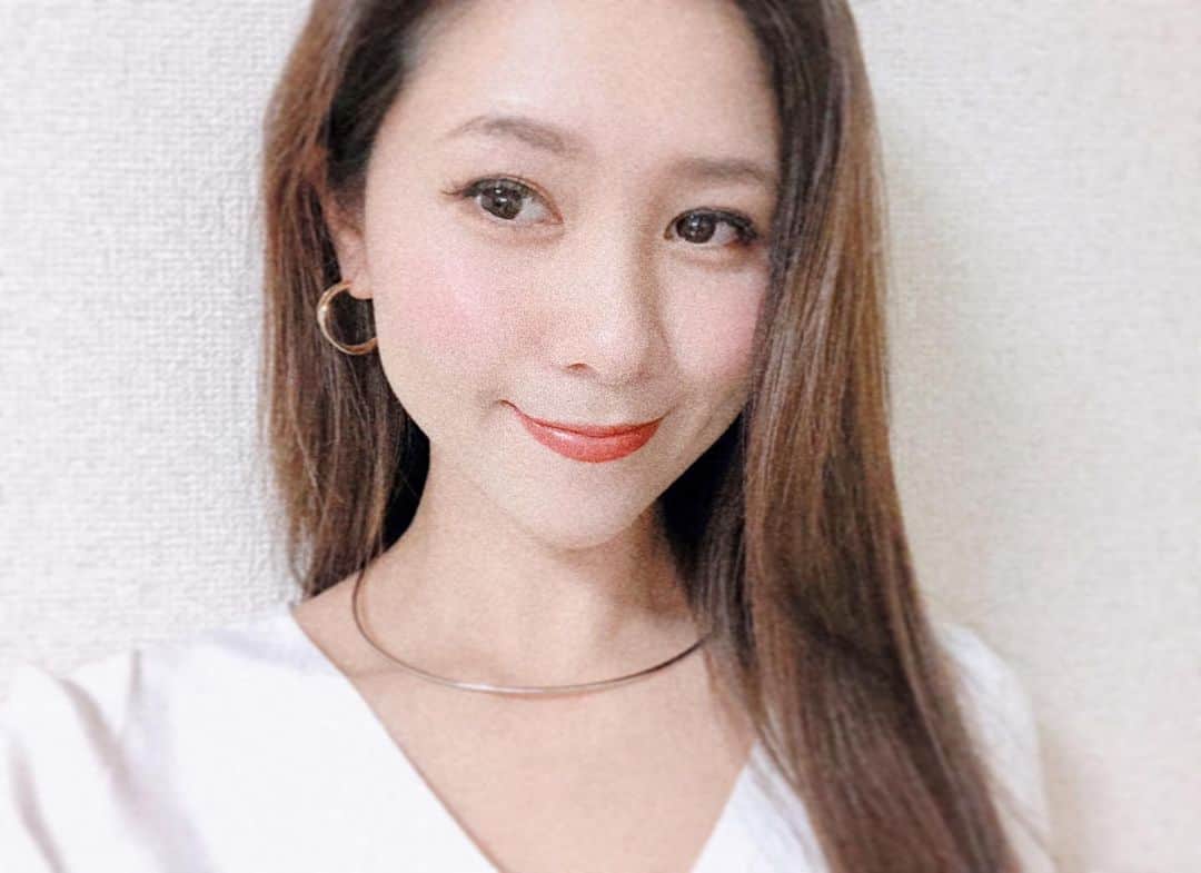 のインスタグラム：「今日の投稿忘れるところだった〜！﻿ ﻿ SNSが苦手なので…﻿ 1日1回の投稿をこっそり心がけている私です。笑﻿ ﻿ 皆さん年末はどう過ごすの？(^^)﻿ ﻿」