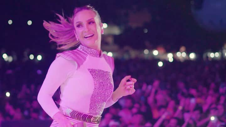 Claudia Leitteのインスタグラム：「Ainda sobre o #NatalEmNatal 🎤🥰♥️」