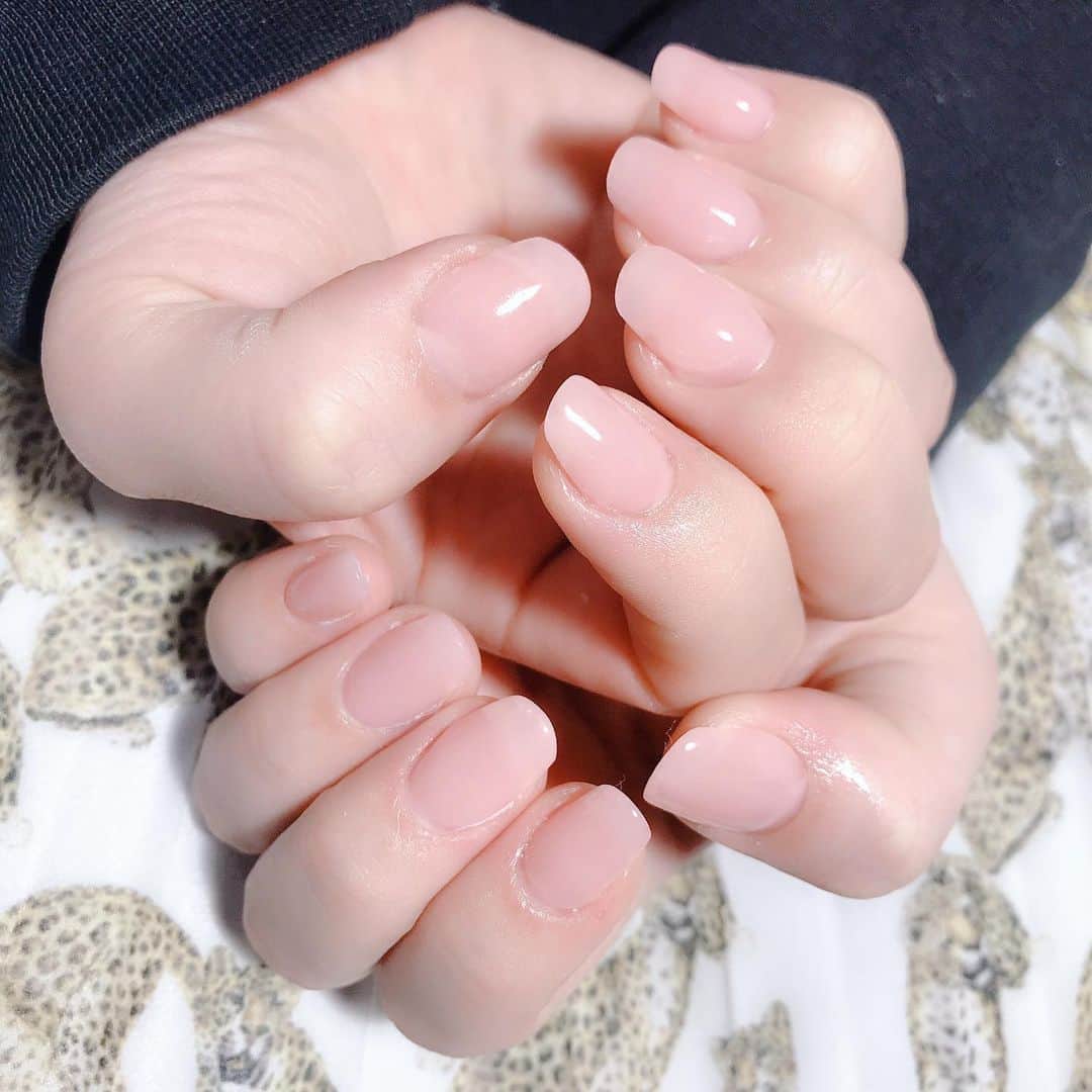 なかやまちえこのインスタグラム：「natural💫 きまぐれキャット フォーミングジェル7232のうっすらピンクで長さ出しに、⠀ PREGEL レディクールピンク（S199）✨ #nail #nails #nailart #ネイル #美甲 #ネイルアート  #clou #nagel #ongle #ongles #unghia #japanesenailart #manucure #네일 #젤네일 #네일아트 #네일리스트 #japanesenails #manicurist #gelnails #أظافر #ヌーディーネイル #和楽器バンド #鈴華ゆう子 さん」