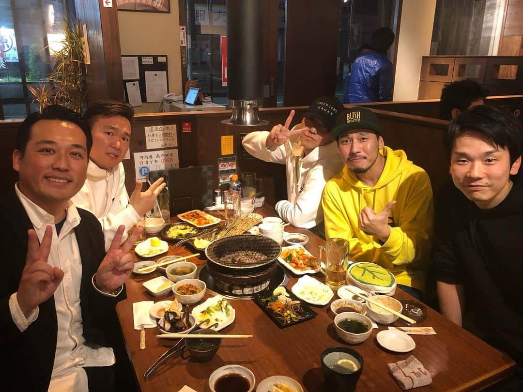 RYO the SKYWALKERのインスタグラム：「レジェンド引越しサービス @legend.1009 忘年会にて。藤崎マーケット田崎さん @tasakipan 、かまいたち山内さん @sneakerkenji0117 、濱家さん @hamaitachi とご一緒させて頂きました！タクちゃん @tak_z 鮫島さん、皆さんありがとうございました！^^」