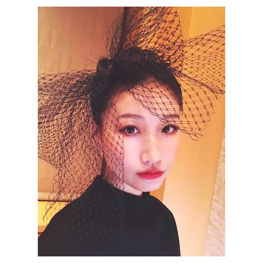 大塚愛さんのインスタグラム写真 - (大塚愛Instagram)「今年も大好きなファッションでよく遊んだ。  洋服は皮膚の一部。  ワンピース  COMME des GARÇONS ブーツ  Maison Margiela ヘッドアクセ　RED VALENTINO  AIO　#fashion #commedesgarcons #maisonmargiela  #redvalentino」12月29日 19時44分 - aiotsuka_official