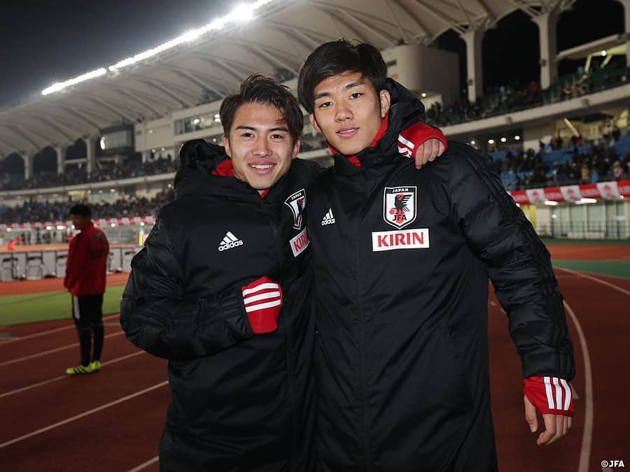 日本サッカー協会さんのインスタグラム写真 - (日本サッカー協会Instagram)「📸Match photos⑤｜#U22日本代表、試合終了後のショット！ ・ ⚽5' #中山雄太 選手（#PECズヴォレ ） ⚽16'#旗手怜央 選手（#順天堂大 ） ⚽17'#前田大然 選手（#CSマリティモ ） ⚽19' #旗手怜央(#順天堂大 ) ⚽28' #安部裕葵 選手（#FCバルセロナ ） ⚽51' #東俊希 選手（#サンフレッチェ広島 ） ⚽82' #一美和成（#京都サンガFC ） ⚽88' #三笘薫 （#筑波大 ） ⚽90+5' #岩崎悠人 （#北海道コンサドーレ札幌 ） ・ キリンチャレンジカップ2019 🇯🇵U-22日本代表 9-0 U-22ジャマイカ代表🇯🇲 ・ 📅12/28(土) 19:20KO 📍トランスコスモススタジアム長崎 👉大会情報はJFA.jpへ ・ #jfa #daihyo #キリチャレの日」12月29日 20時21分 - japanfootballassociation