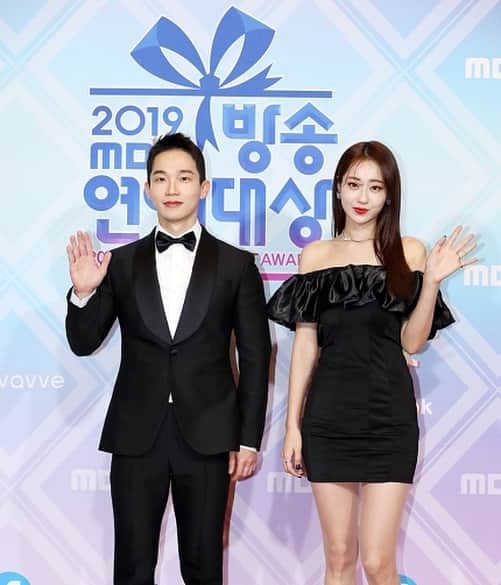 ギョンリ のインスタグラム：「친해지길 바래.. #연예대상」