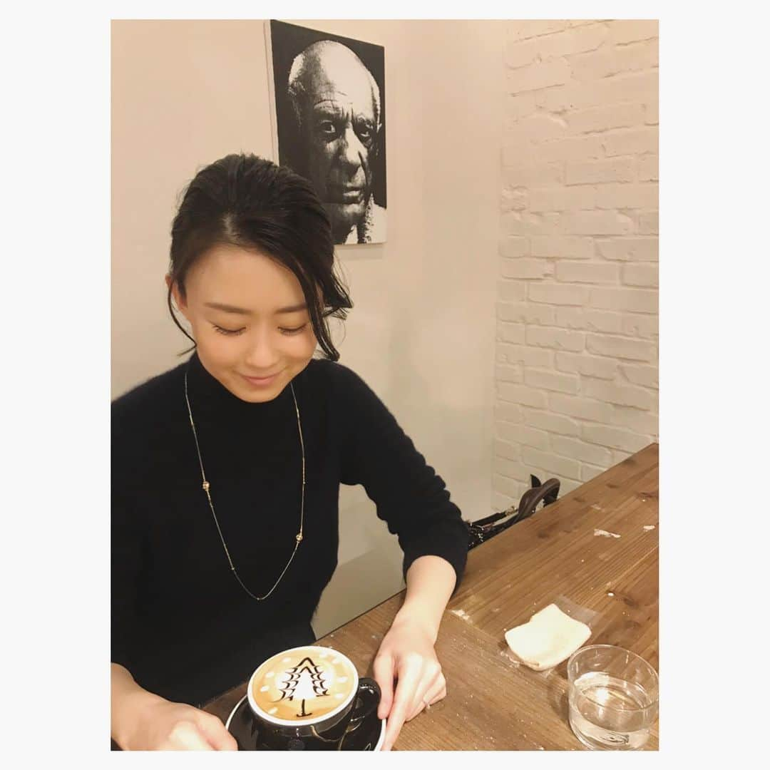 原田佳奈さんのインスタグラム写真 - (原田佳奈Instagram)「・ ・  忘年会やら集まりが多くてつい飲み過ぎ食べ過ぎ歌い過ぎな日々でしたが。。仕事納めして、やっとほっと一息。  みなさま、年末年始も健康第一で、笑顔で過ごしましょう😌✨ #終わり良ければ全て良し  #今年もお世話になりました #感謝」12月29日 12時17分 - kanaharada1211