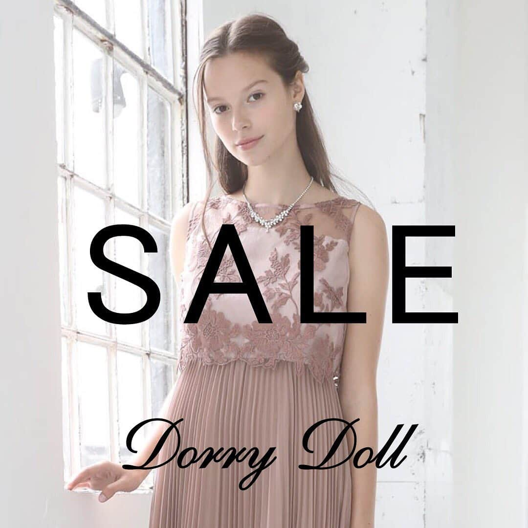 Dorry Dollさんのインスタグラム写真 - (Dorry DollInstagram)「Winter sale スタート♪ . 人気のドレスも今だけ10%OFF！ . パーティーバッグやアクセなどもおまとめ買いのチャンスです！ . 人気の商品は早い者勝ち♪ . 是非この機会をお見逃しなく〜 . スタイリッシュなＩラインのシルエットが洗練された都会の雰囲気のあるドレス。 . #dorrydoll #ドリードール #謝恩会 #同窓会 #結婚式 #披露宴 #二次会 #女子会 #パーティードレス #オケージョン #お呼ばれ #成人式 #luxebrille #love #instagood #beautiful #fashion #happy #cute #followme #girl #style #beauty #pretty #model #wedding #shopping #dress #結婚式コーデ #sale」12月29日 12時37分 - dorry_doll_official