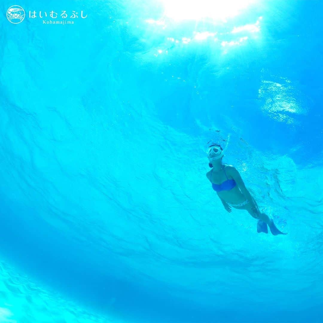 HAIMURUBUSHI はいむるぶしさんのインスタグラム写真 - (HAIMURUBUSHI はいむるぶしInstagram)「青く澄んだ透明度の高い海では、宙に浮いたような浮遊感を感じることができます。 #沖縄 #八重山諸島 #石西礁湖 #小浜島 #シュノーケリング #浮遊感 #透明度 #リゾート #ホテル #はいむるぶし #japan #okinawa #yaeyamaislands #kohamaisland #bluesea #snorkeling #beachresort #islandresort #haimurubushi」12月29日 12時42分 - haimurubushi_resorts