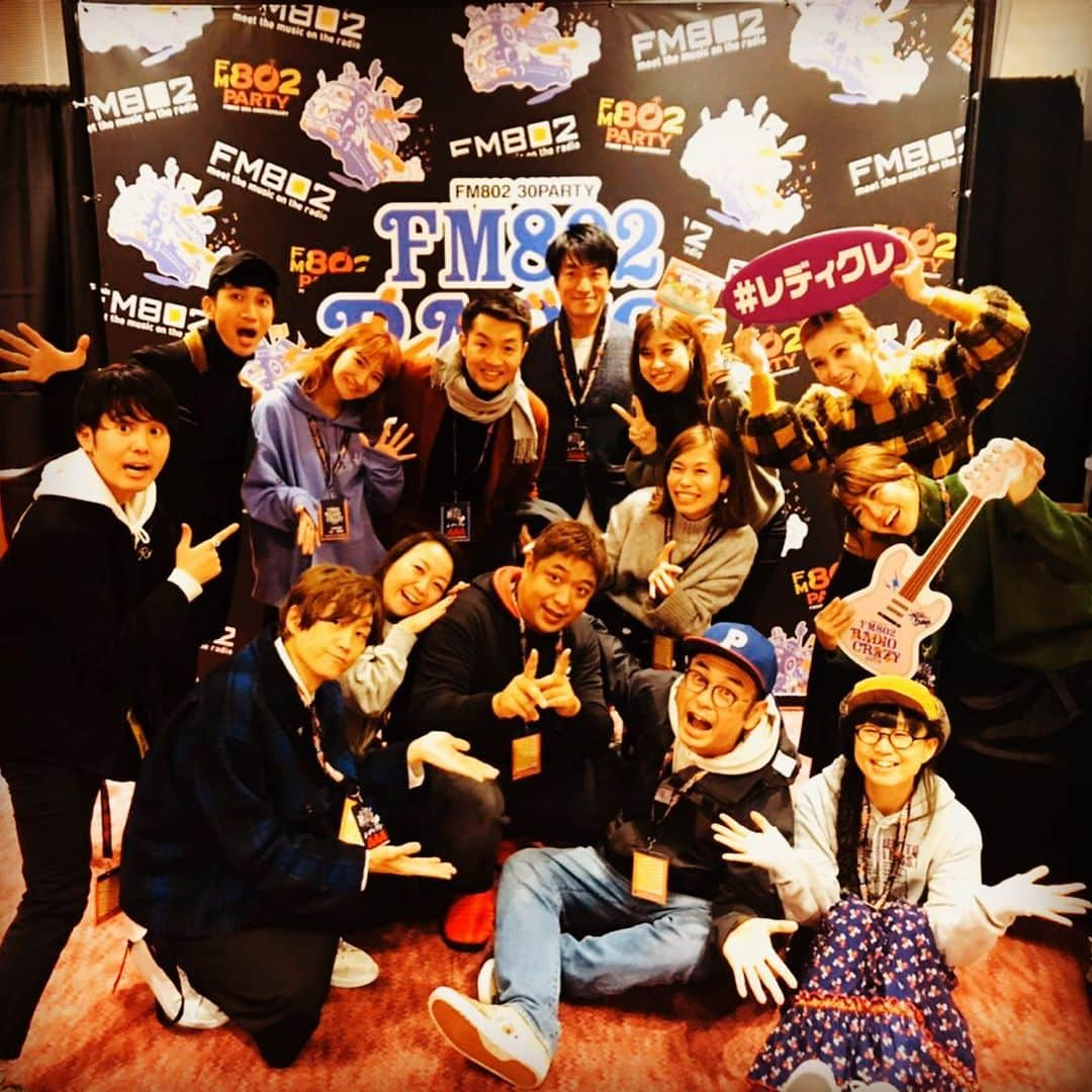 大抜卓人さんのインスタグラム写真 - (大抜卓人Instagram)「FM802 RADIO CRAZY 2019‼️ ご来場頂きありがとうございました😊 802の開局30周年、その締めくくりとして 初の三日間開催に😆 プロデューサーの今江君を中心に😄 現場チームが1年の集大成な意気込みで ラジオ番組とアーティストさんの コラボを展開し 当日を迎えるストーリーも😄 DJもスタッフもみんなアーティストと 密になって賑やかにやっている😀 こんなに１つになって楽しいことを 追い求めるチームは他に見たことがない😄 そこの一部としてやれている事の感謝と😃 来年に向けてのモチベーションも高まり😀 一生忘れる事のない3日間になりました😄 リスナーの皆様😀 来年も802と一緒に楽しんで 最高の音楽の忘年会しましょう🤘 よろしくお願いします😆 関係各所の皆様 スタッフの皆様 アーティストの皆様 リスナーの皆様 ありがとうございました😄 #fm802  #レディクレ #最高 #radiocrazy」12月29日 12時59分 - takutoonuki