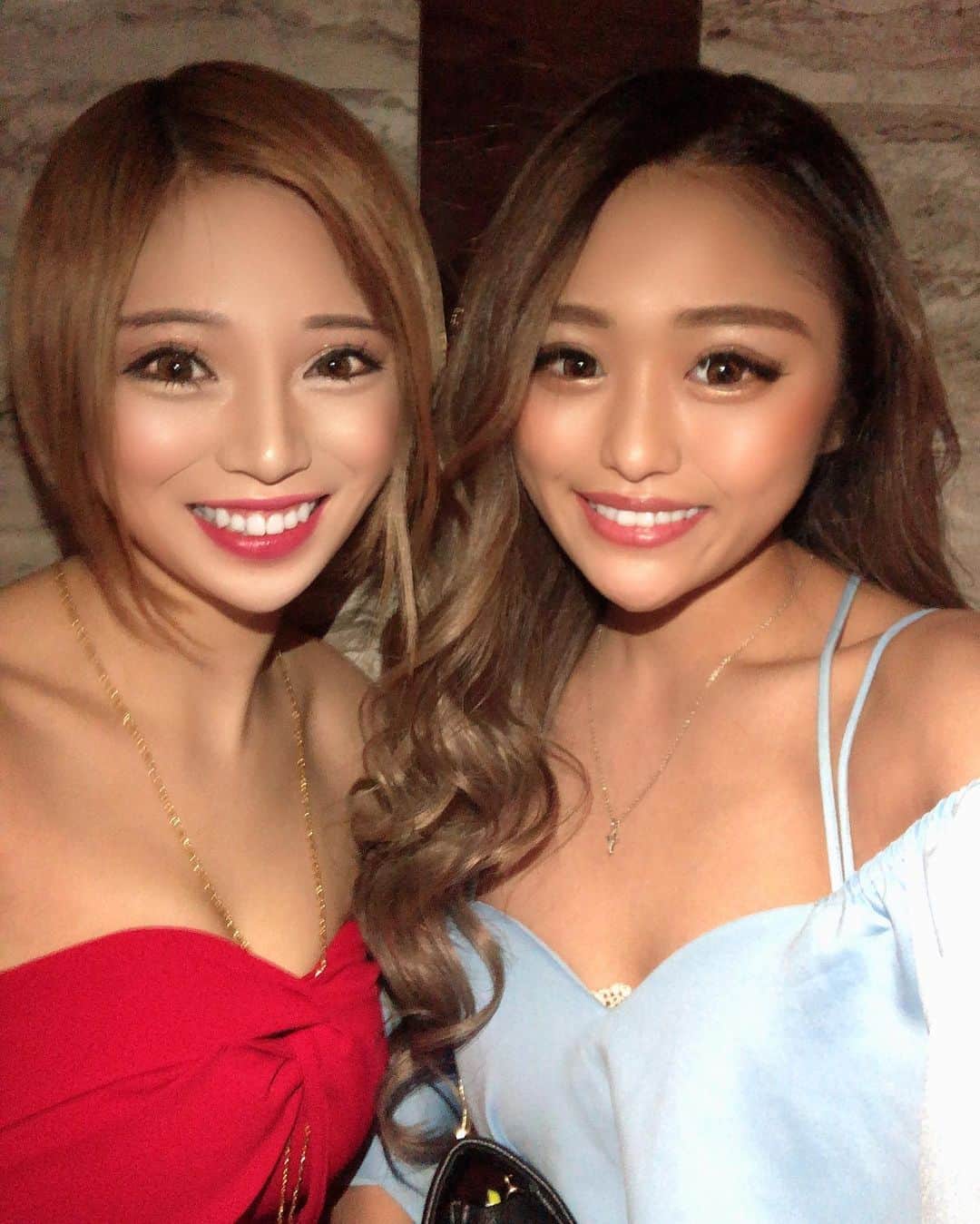 侑季美怜のインスタグラム：「最近華ちゃん率高め✨ ・ ・ 二枚目は見るなよ〜👀 ・ ・ ・  #東京 #tokyo #六本木 #歌舞伎町 #kabuki #roppongi #l4l #f4f #クラブ #champagne #party #美脚 #谷間 #セクシー #かわいい #韓国ハーフ #韓国 #キャバクラ #キャバ嬢 #ホスト #サパー #バー #キャバ #モデル #팔로우 #ギャル #おっぱい #キャバ嬢の休日」