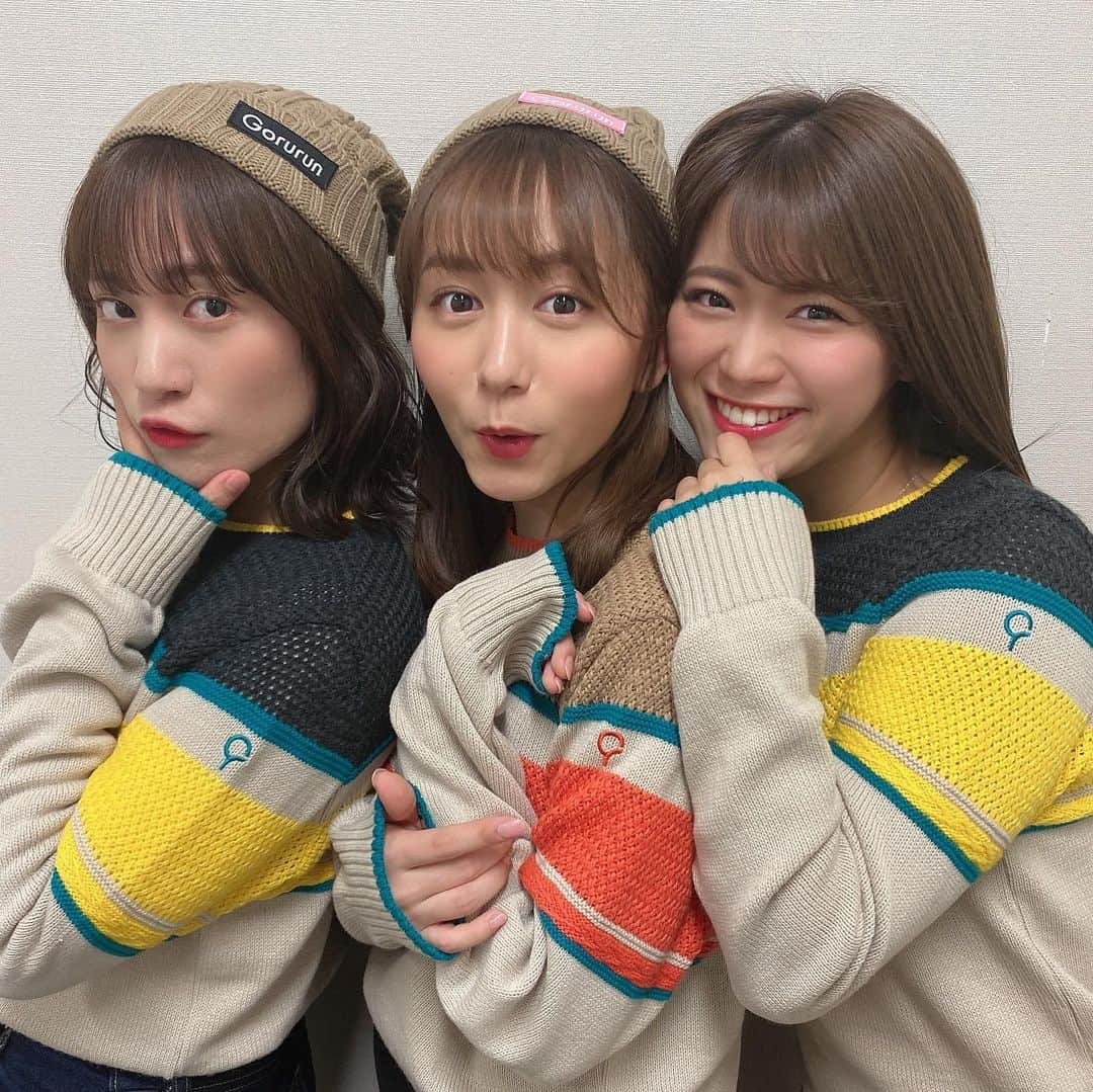 山内鈴蘭さんのインスタグラム写真 - (山内鈴蘭Instagram)「3人でGorurunコーデ🥰 ． ． 真木子と私はレディースのM size👭 みなるんはメンズのM sizeでゆるっと❤️ Gorurunはゴルフウェアブランドですが、日常でも着れる！日常からスポーツ、ゴルフを感じる！そんな思いで作らせて頂いてます☺️☺️☺️ ． ． ニット帽もカラバリ豊富だから 好きなコーデに好きなカラーを選べて めっちゃコーデしやすいよぉ☺️❤️❤️ ． ． 真木子、みなちゃん！ ありがとう！似合ってた🥰可愛い🥰 #Gorurun #ごるらん #コーデ #ごるらんコーデ #ゴルフウェア #私服 #ゴルフブランド #かわいい」12月29日 13時52分 - xxsuzuranxx