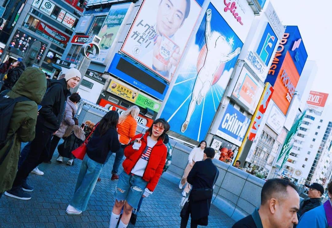 大城美友さんのインスタグラム写真 - (大城美友Instagram)「グリコポーズスル〜第二弾👩🏻‍🦰 #大阪 #グリコポーズスルー　#メンタルギャルtour2019  #ありがとう #沖縄　#カウントダウン」12月29日 14時02分 - miyu.ooshiro