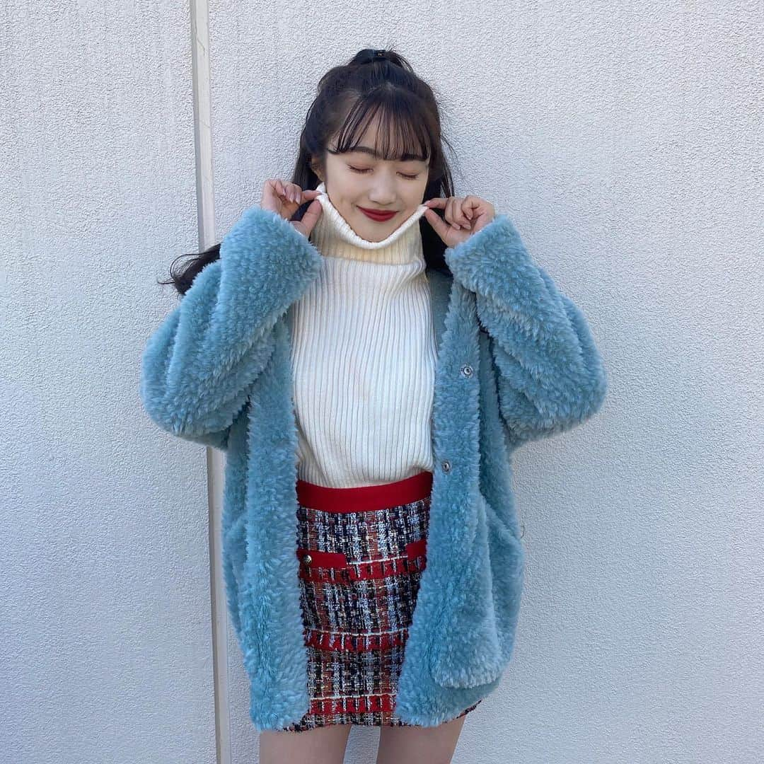 河﨑莉奈さんのインスタグラム写真 - (河﨑莉奈Instagram)「outer💙　@jemiremi_official  knit🤍　@poprea_official  skirt❤️ @mukzin_official  このスカートのブランドさん 《RINA20》で20% offクーポンコート発行できます!! チェックしてね💎」12月29日 14時03分 - rinya5588