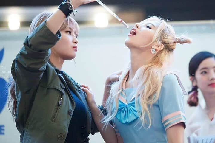 モモさんのインスタグラム写真 - (モモInstagram)「생일 축하해 사나야 ❤️ Happy Birthday Sana~ #HappySanaDay」12月29日 14時14分 - momojype