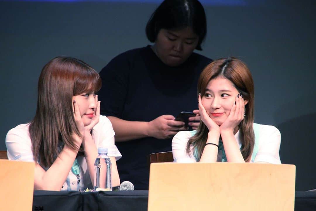 モモさんのインスタグラム写真 - (モモInstagram)「생일 축하해 사나야 ❤️ Happy Birthday Sana~ #HappySanaDay」12月29日 14時14分 - momojype
