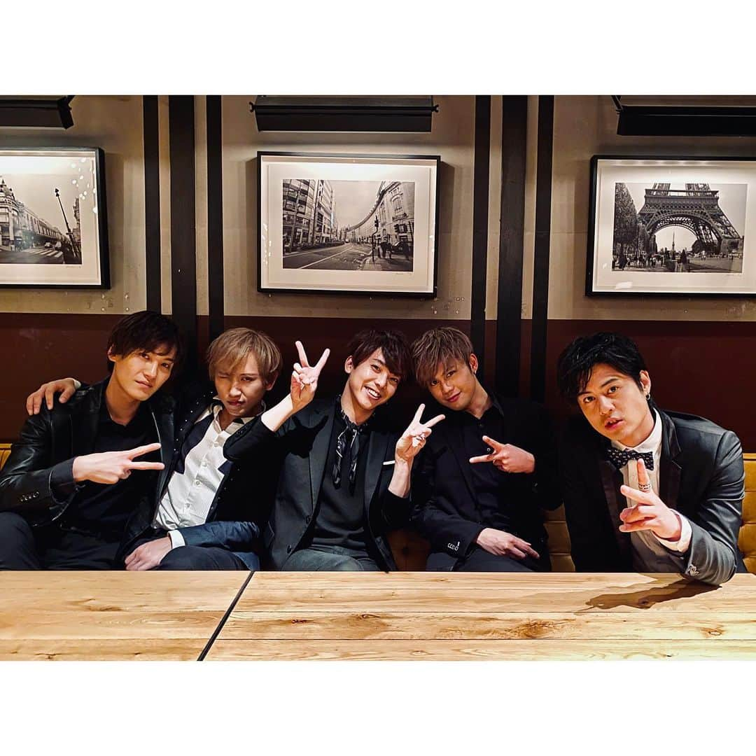 UNIONEさんのインスタグラム写真 - (UNIONEInstagram)「2019年ありがとう😊 #unione #2019 #2020  #boyband」12月29日 14時42分 - unione_gram