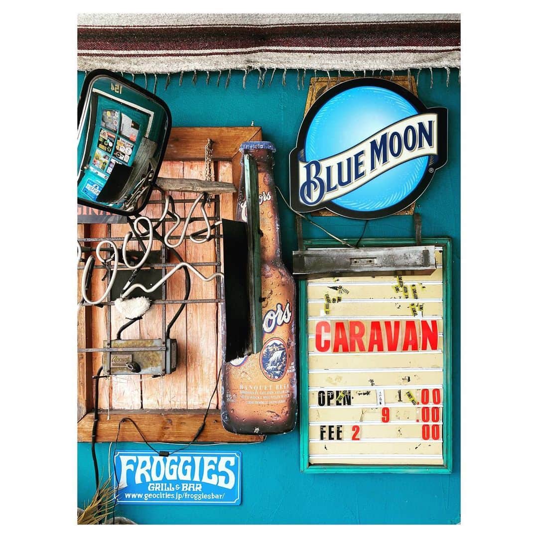 Caravanのインスタグラム：「2019.12.28.  2019年の全てのライブが  終了しました。  関わってくれた全ての皆様に  心よりありがとうを。  一月は頭の中にある新しい音楽を  形にして行こうと思ってます。  来年一発目は  2/2川崎クラブチッタでの  新年祭でお待ちしています。  愛と平和を、そしてそれぞれの憂いに光を。  いろんな現実があるけれど  皆様に幸あれ。」