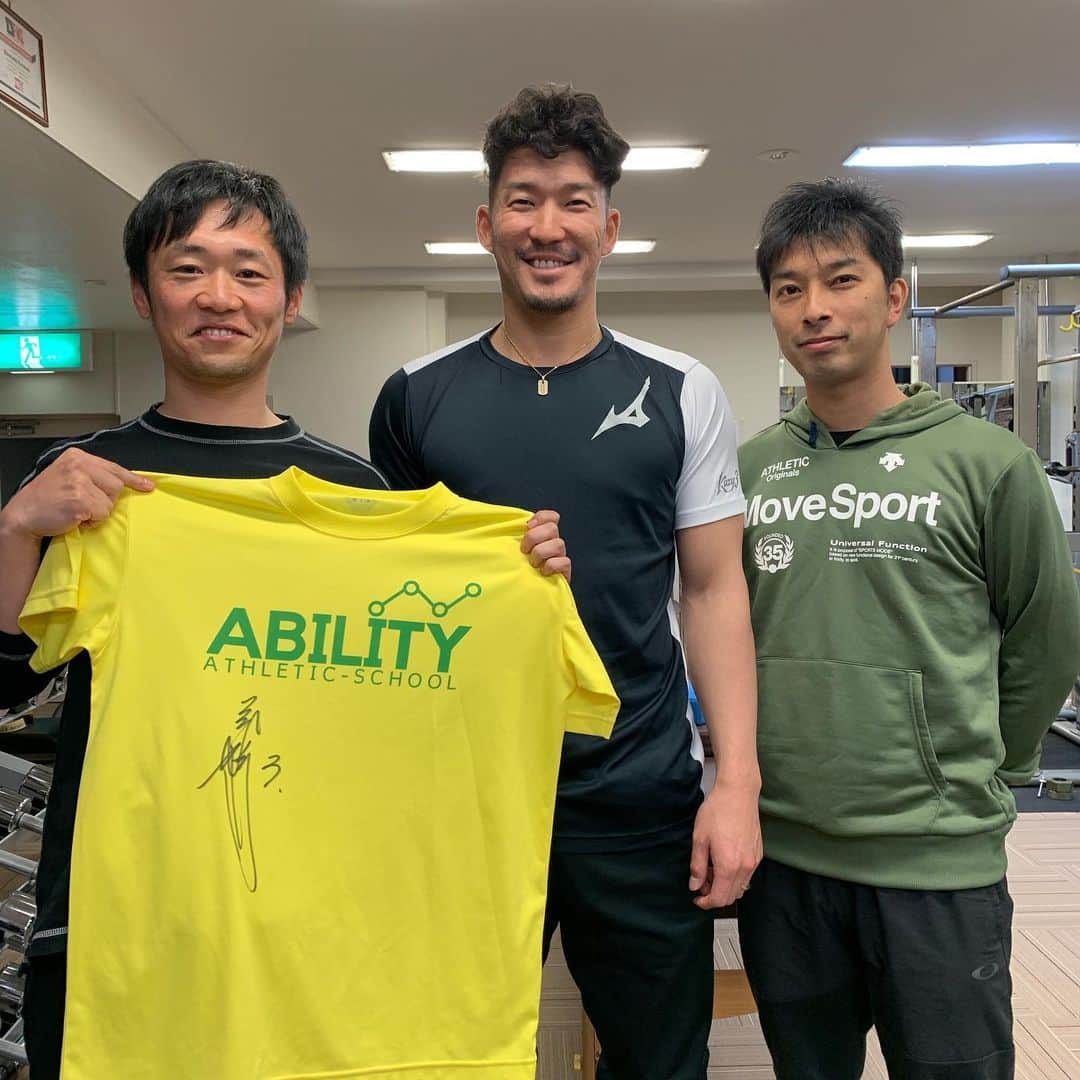 梶谷隆幸のインスタグラム：「大分で感覚トレーニングの勉強をしました。 今までにない感覚で体と頭がかなり満足しています😊 @96clear  #いまだ鍼灸整骨院  #ABLITY」