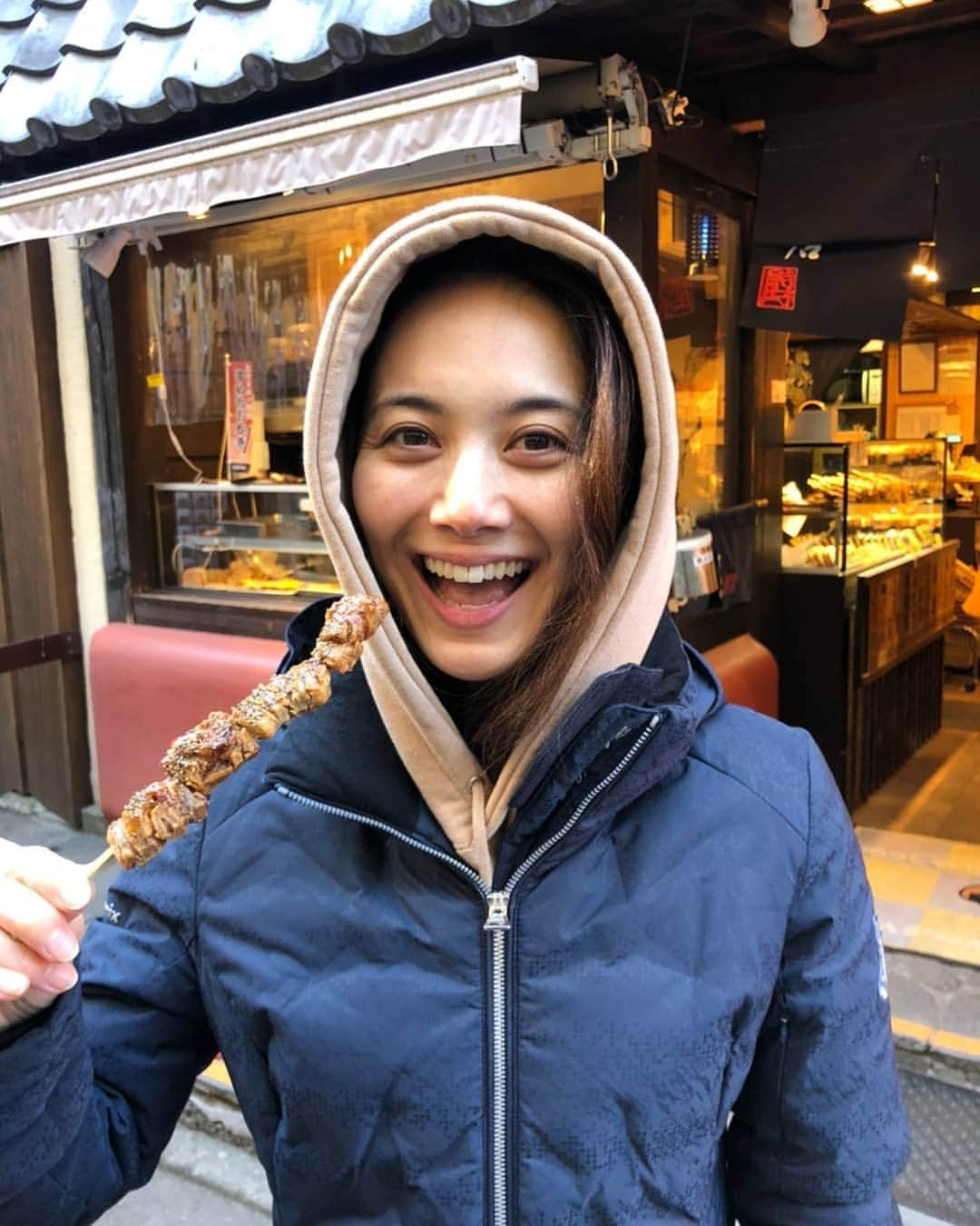 富永沙織さんのインスタグラム写真 - (富永沙織Instagram)「草津でぬれおかきをいただきました☺️🍀 ・ #ぬれおかき #草津温泉 #食べ歩き #食べ歩きの旅 #おいしいもの大好き #ハマる #温泉 #hotsprings  #kusatsu #kusatsuonsen  #onsen」12月29日 15時25分 - saori_tominaga