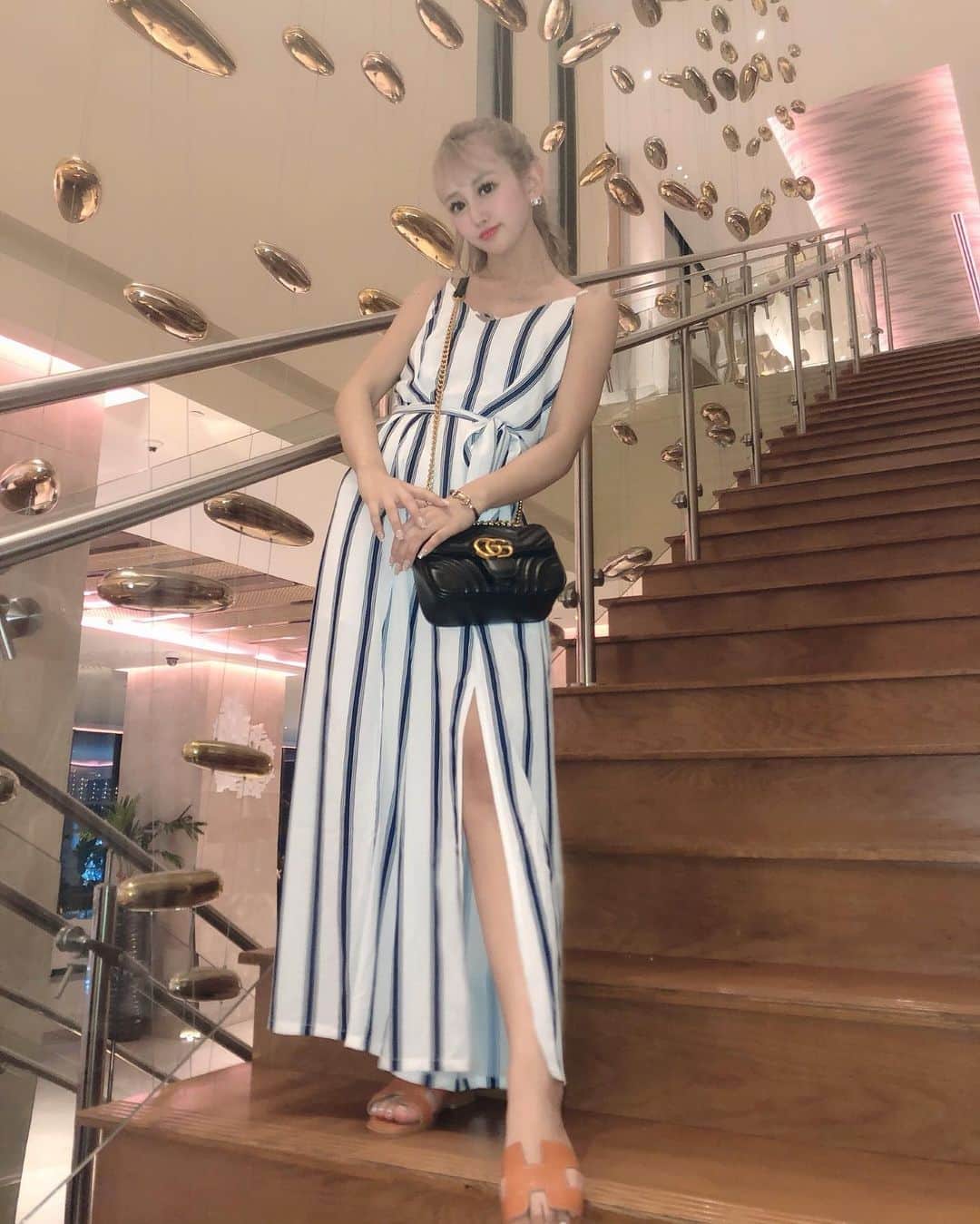 のインスタグラム：「. . GUAM CODE😘❤️ . スリットが可愛いロンパース♡ 歩くたびにチラッと足が見えるの✨ . とってもお気に入り🙈❤️❤️ . . @selectshop.leeen 🌺💕 シューズもここのだよ♡ . . #guam #guamtrip #dusitthaniguam #tamon #tamonbeach #beach #love #me #fashion #kawaii #tokyo #グアム #グアム旅行 #タモンビーチ #タモン #リゾート #海外 #タビジョ #ビジョビ」