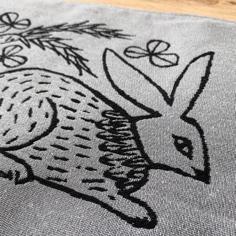 nocotoさんのインスタグラム写真 - (nocotoInstagram)「うさぎのランチョンマット。何か、キャンバスに描かれた絵みたいですね。ランチョンとして使うのはもちろん、クロスにしたり、インテリアファブリックとして壁に飾ったりしても良いかも🎶  #松尾ミユキ #ランチョンマット #tablewear #rabbit #rabbititem #うさぎ #ラビット」12月29日 21時23分 - nocoto_store