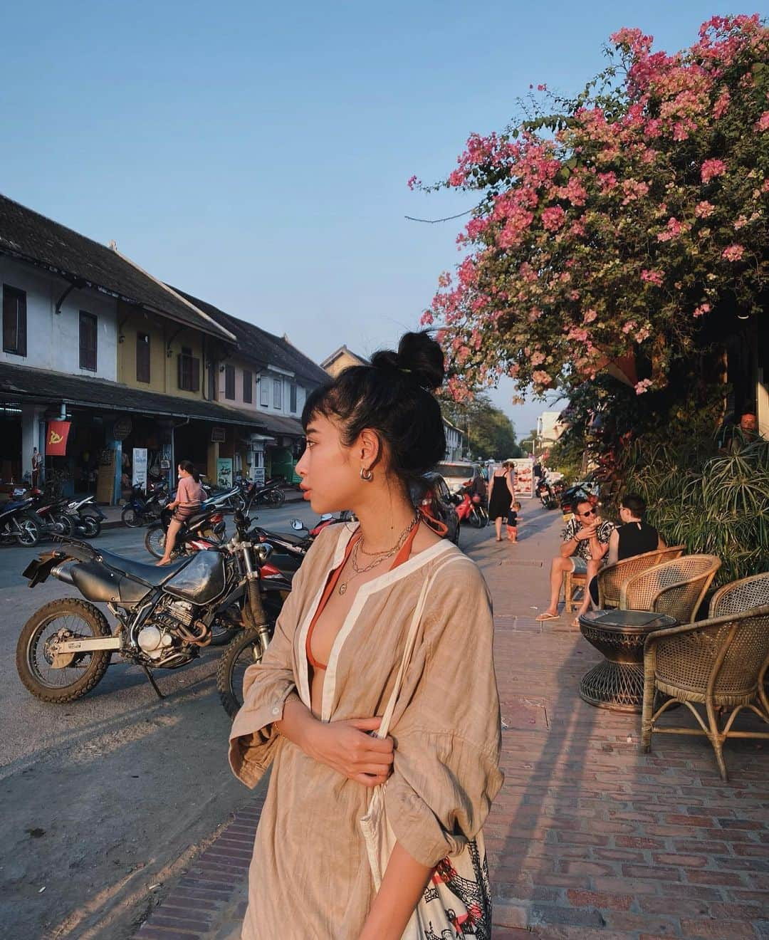 Juriさんのインスタグラム写真 - (JuriInstagram)「ヨガクラス、参加してきた #🌆 #laos #ルアンパバーン #ヨガ」12月29日 21時18分 - juritakiguchi