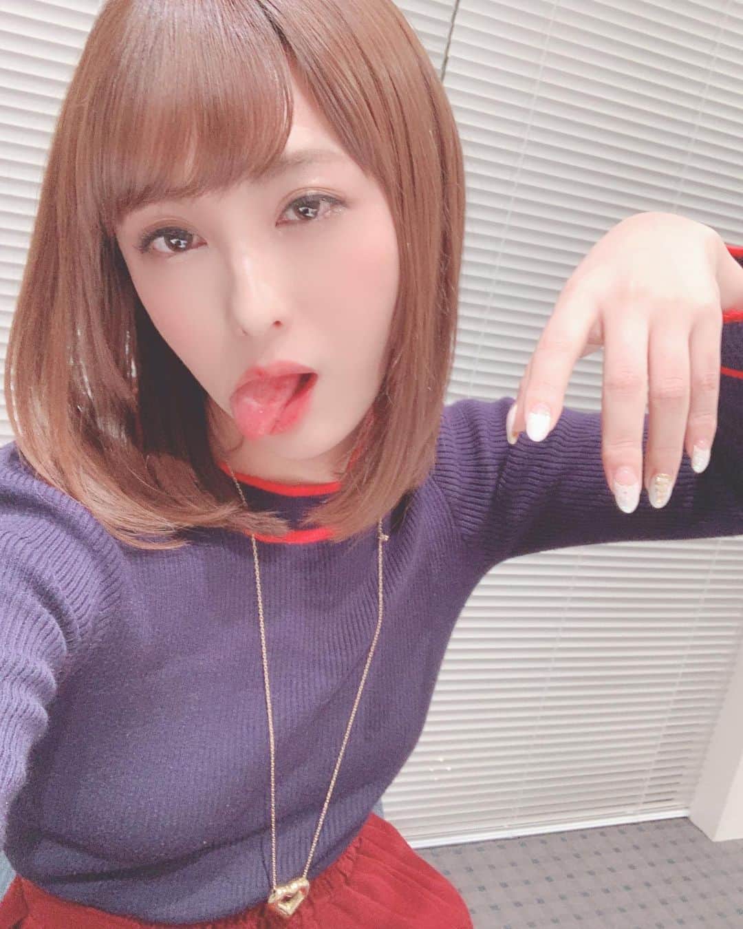 椿姫彩菜のインスタグラム：「I’m not ドロヌーバ😡😡😡」