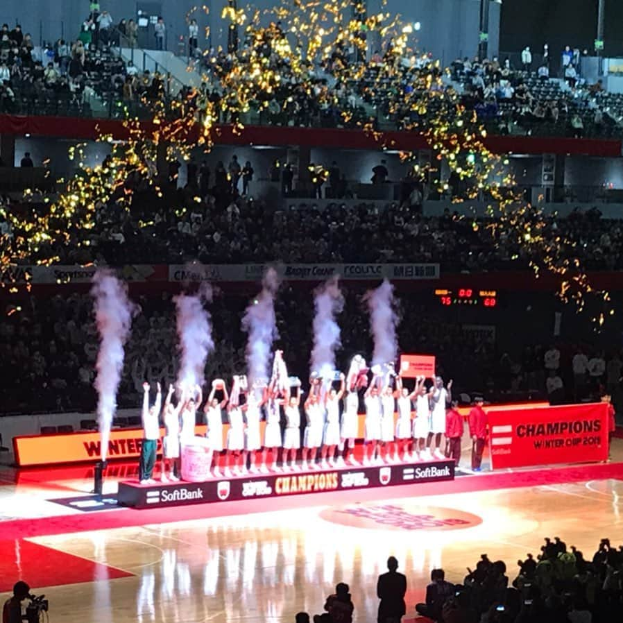 寺川綾さんのインスタグラム写真 - (寺川綾Instagram)「ソフトバンク ウインターカップ2019🏀 見事、男子決勝は福岡第一高校が制しました👏✨ 福岡大大濠との素晴らしい熱戦に感動しました⛹️‍♂️ 福岡対決、レベルが高かったな〜💡 来年はどうなるのかな😊 また1年後、楽しみです🎶 #テレビ朝日 #ソフトバンクウインターカップ2019  #高校生バスケットボール🏀 #感動✨ #ありがとうございました🙏  #生放送は緊張が半端ない😱」12月29日 16時03分 - terakawaaya_official