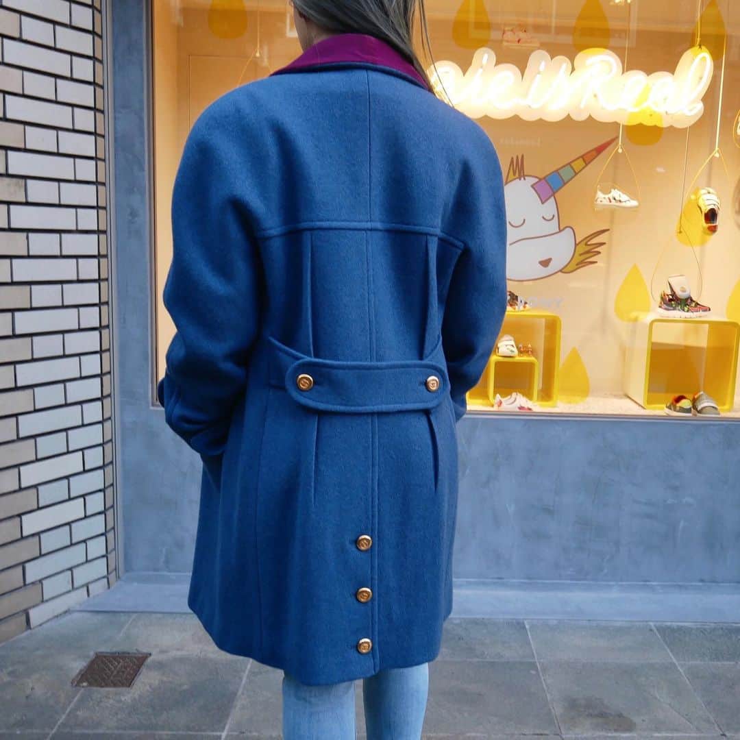 Vintage Brand Boutique AMOREさんのインスタグラム写真 - (Vintage Brand Boutique AMOREInstagram)「Vintage Chanel wool coat. Size 40,Collection 26.▶︎Free Shipping Worldwide✈️ ≫≫≫ DM for more information 📩 info@amorevintagetokyo.com #AMOREvintage #AMORETOKYO #tokyo #Omotesando #Aoyama #harajuku #vintage #vintageshop #ヴィンテージ #ヴィンテージショップ #アモーレ #アモーレトーキョー #表参道 #青山 #原宿#東京 #chanel #chanelvintage #vintagechanel #ヴィンテージ #シャネル #ヴィンテージシャネル #amorewardrobe #アモーレワードローブ」12月29日 16時55分 - amore_tokyo