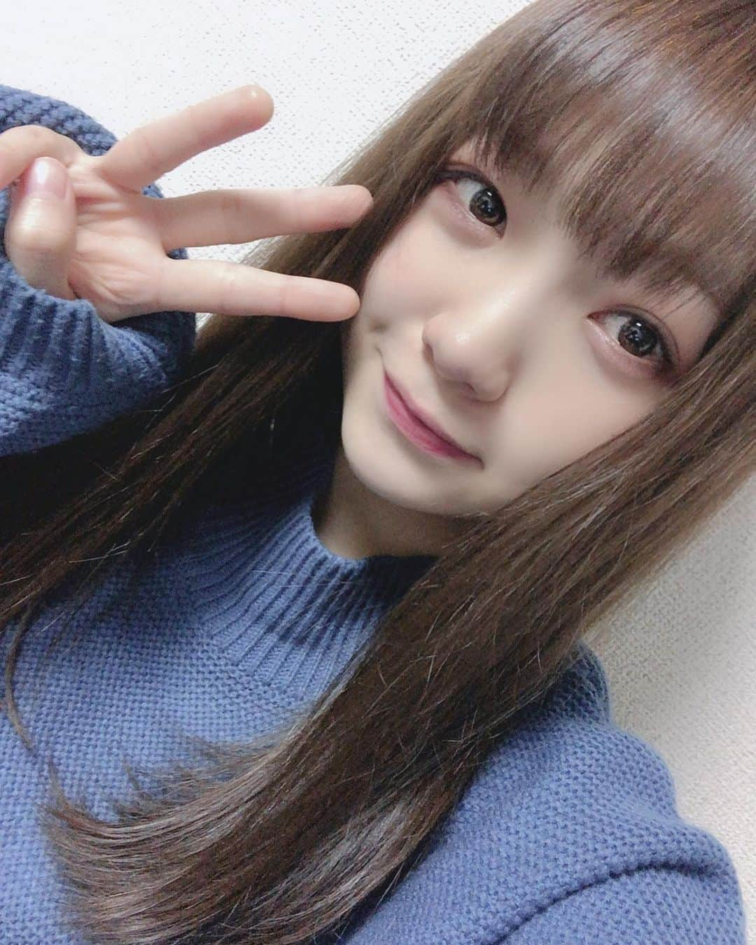 村田寛奈さんのインスタグラム写真 - (村田寛奈Instagram)「23歳になりました  13歳で9nineにはいって 10年経ちました 正確にはまだ10年経ってない… 😲  2/23 #ひろろいろライブ さんしょくめ。 開催決定です！ 詳細は年明けにでます  23歳も充実した1年にします よろしくお願いします！  #誕生日#23歳#わーい#twitterとは別バージョン #たくさんのおめでとう#ありがとう#コメントとか見てます#年末誕生日の人#大掃除しまくった#一日でした」12月29日 17時01分 - hironamurata081229