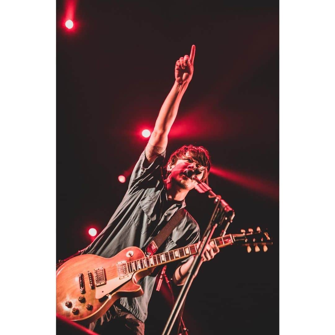 Nothing’s Carved In Stoneさんのインスタグラム写真 - (Nothing’s Carved In StoneInstagram)「【LIVE PHOTO】﻿ "COUNTDOWN JAPAN 19/20"﻿ 12月28日(土)幕張メッセ国際展示場1～11ホール﻿ ﻿ Photo by @nekoze_photo﻿ ﻿ 年明け2020年1月9日(木)にZepp Tokyoでのワンマンライブがあります。﻿ ﻿ "By Your Side Tour 2019-20"ワンマンシリーズ初日となります。チケット残りわずかです。ぜひお待ちしております！﻿ ﻿ 2020年1月9日(木)Zepp Tokyo﻿ 開場：18:00 / 開演：19:00﻿ チケット 4,200円(一般発売中)﻿ ﻿ #nothingscarvedinstone #ナッシングス #ncis #silversunrecords #countdownjapan #cdj」12月29日 17時10分 - nothingscarvedinstone