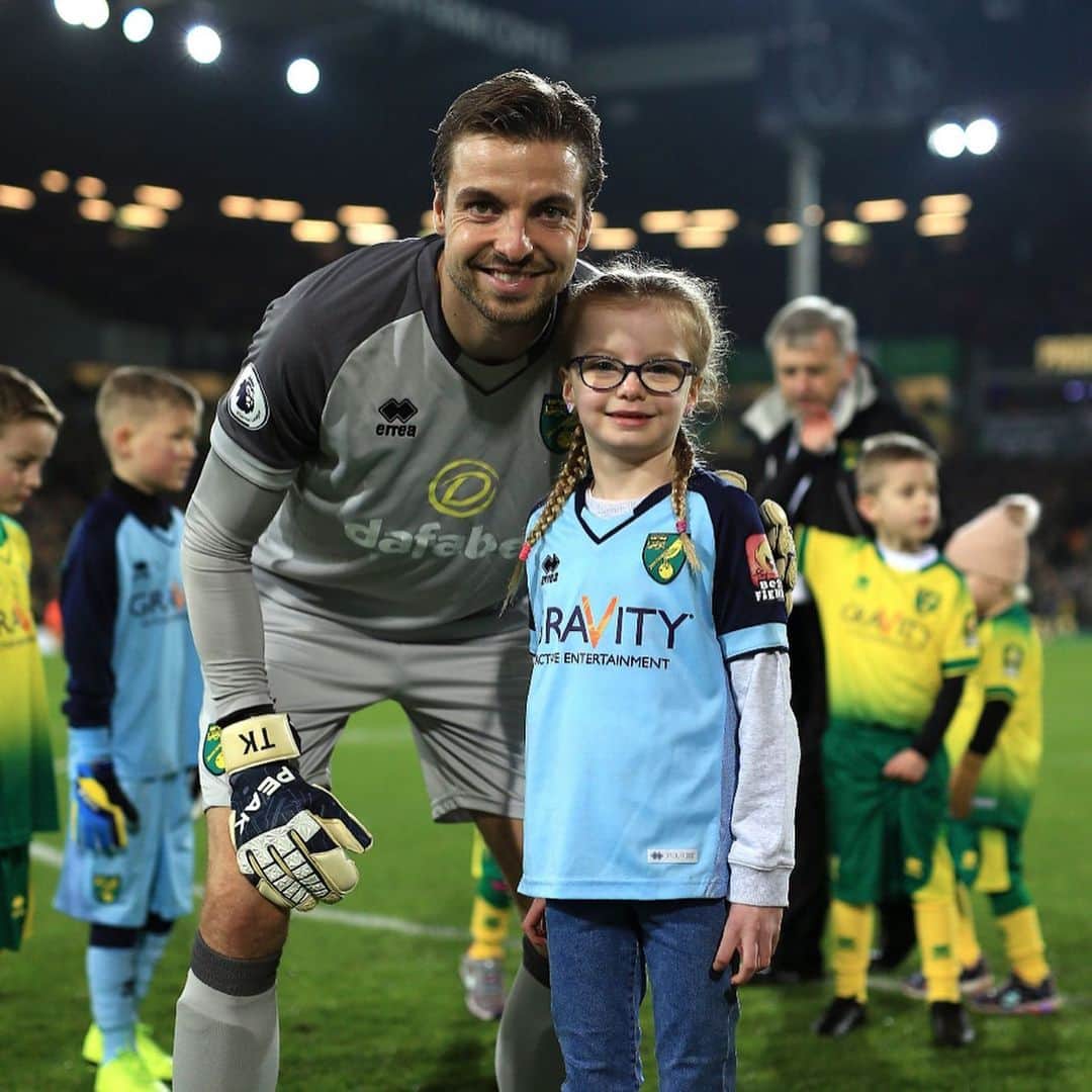 ティム・クルルのインスタグラム：「Gutted we couldn’t get that win.. We fought and left everything on that pitch.. See you all Wednesday to start 2020 with a win 🤞🏻🔰 #ncfc」