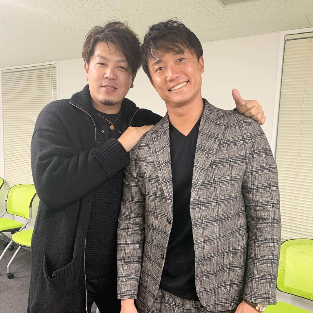 新井良太のインスタグラム：「本日は神戸トークショーにお越しいただきありがとうございました！ 皆様、良いお年をお迎え下さい。また来年もよろしくお願いします‼︎ #阪神タイガース　#新井良太 #背尾匡徳」