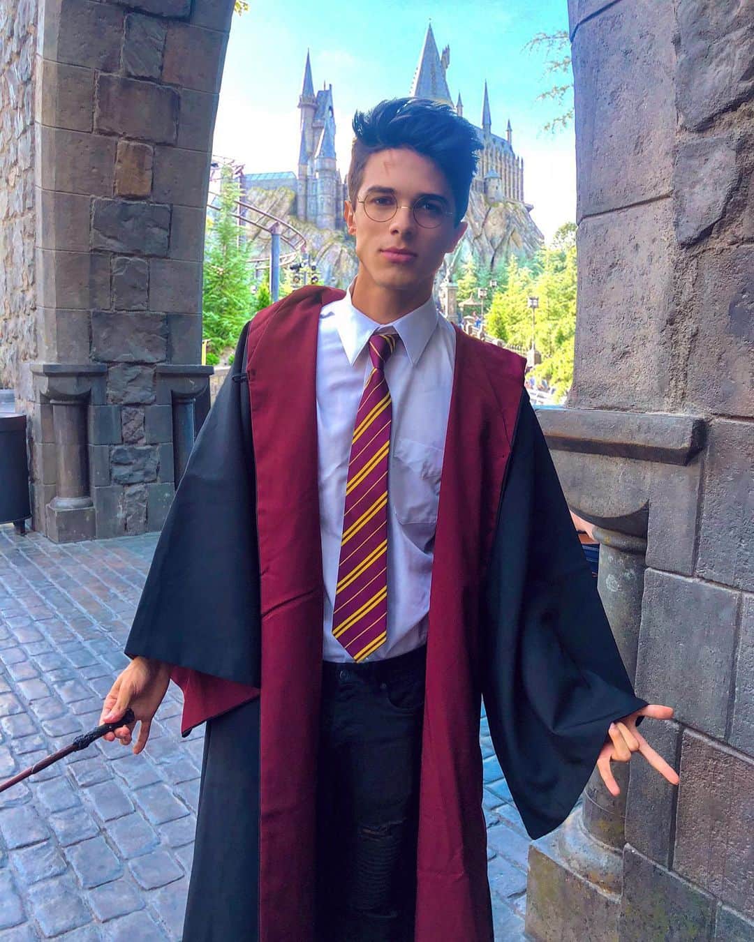 Brent Riveraのインスタグラム：「I’m a wizard now😳😂🧙🏼」