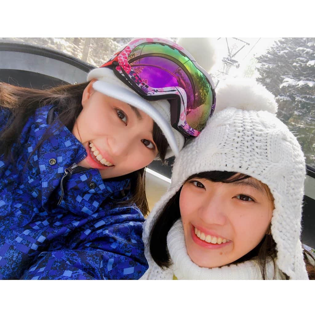 竹内里奈さんのインスタグラム写真 - (竹内里奈Instagram)「年末は家族で北海道に❄️ #トマムスキー場　新雪がふわふわ お天気も良くてとっても爽快です⛷  #スキー場　#年末旅行　#旅行好きな人と繋がりたい #アウトドア好き　#北海道旅行 #スキーウェア　#姉妹」12月29日 18時13分 - rina.takeuch