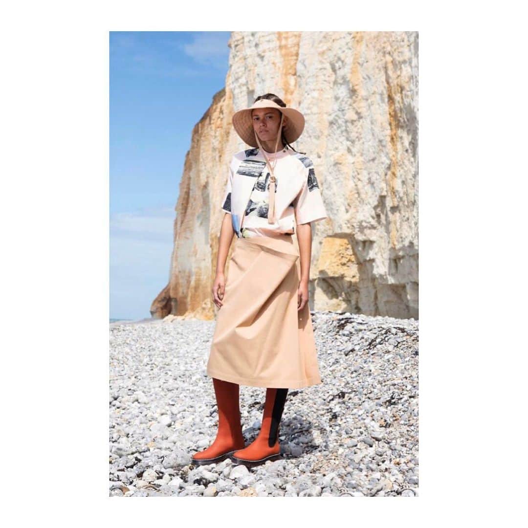 セドリック シャルリエのインスタグラム：「Our 2020 resort collection is available now in stores and online #cedriccharlierofficial #resort2020 #cedriccharlier #womenswear photo by @alfredo_piola model @danilashley」