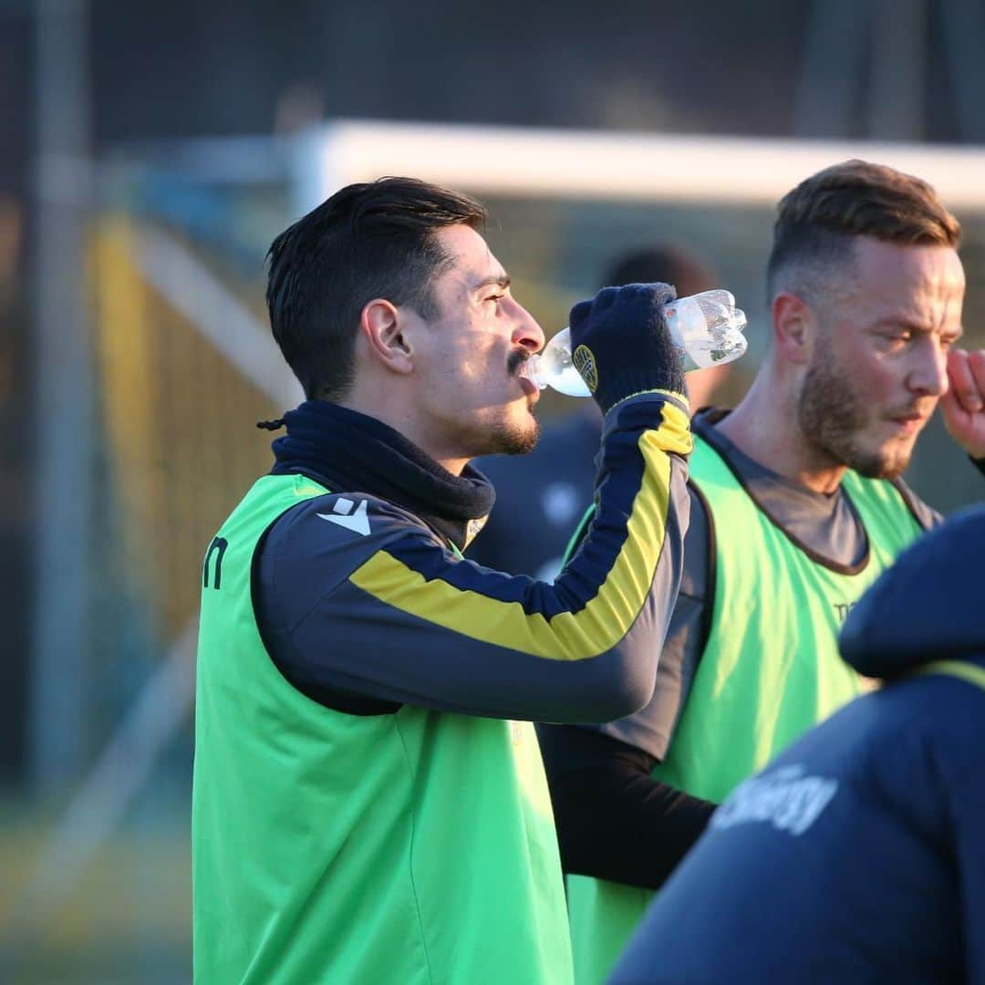 コライ・ギュンターさんのインスタグラム写真 - (コライ・ギュンターInstagram)「Back to work ⚽️ #hellasverona #SerieA #blessed #daiverona」12月29日 18時42分 - korayguenter