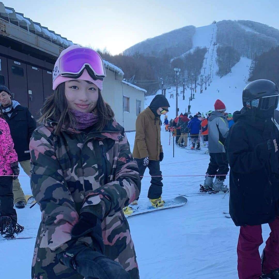 鬼塚貴理さんのインスタグラム写真 - (鬼塚貴理Instagram)「上の方まで雪が❄️💕 筋肉痛なりそう。笑」12月29日 19時25分 - kirionitsuka