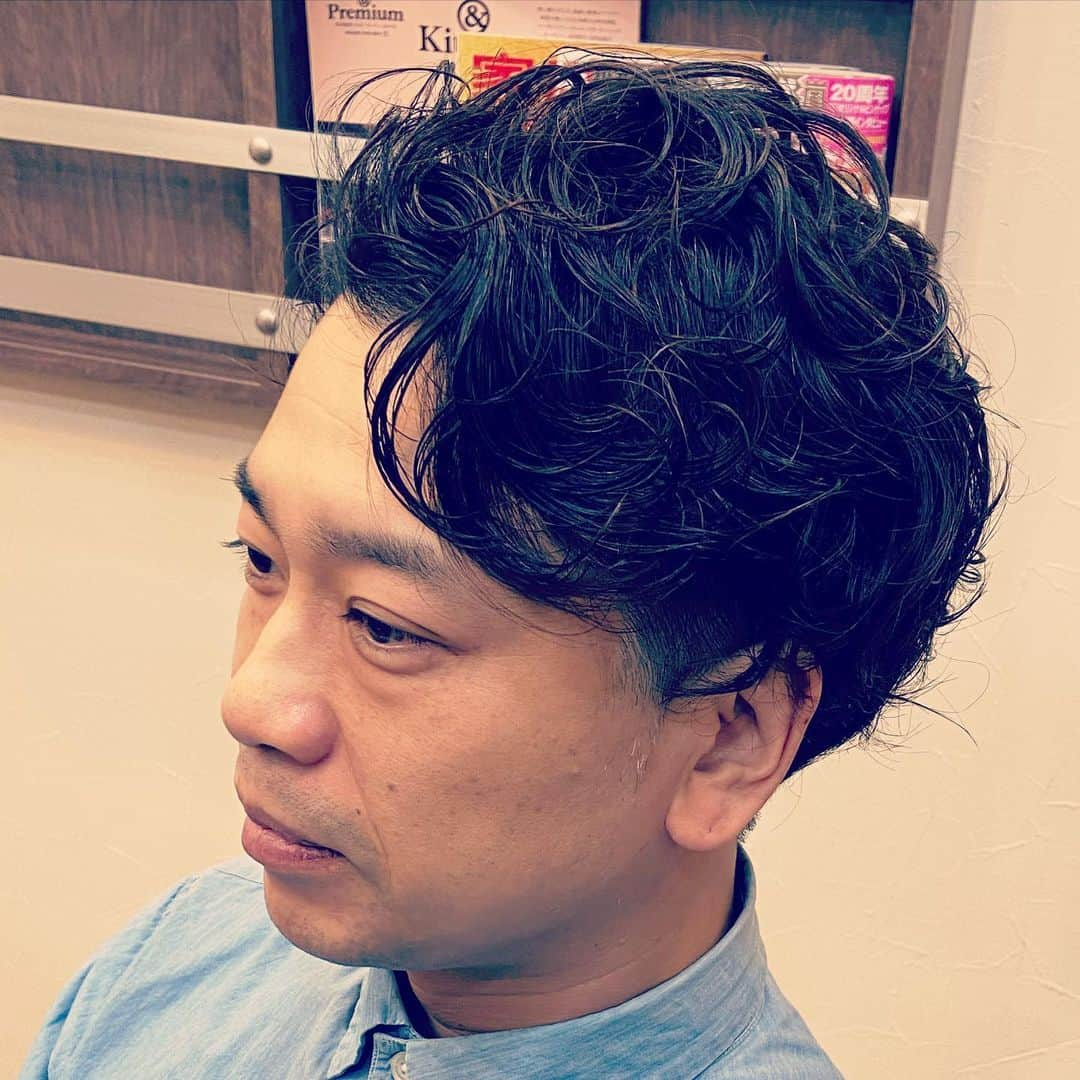 原田良也さんのインスタグラム写真 - (原田良也Instagram)「勇気を出して「国分太一君みたいにしてください」と言いました #久しぶりのパーマ #国分太一君をイメージ #野口英世ヘア #滋賀県 #大津市 #シャリテ」12月29日 19時32分 - irasshassee