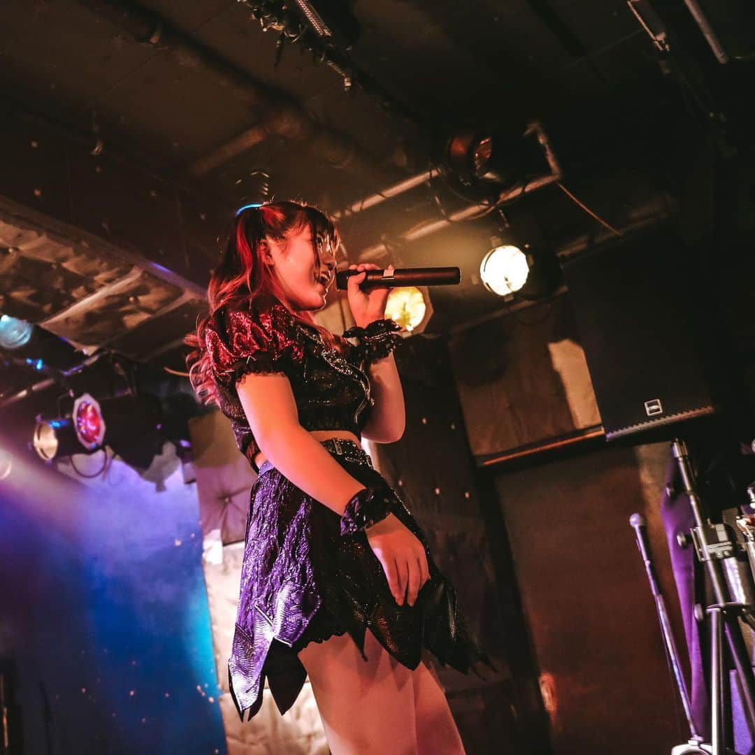 LADYBABYさんのインスタグラム写真 - (LADYBABYInstagram)「#LADYBABY LIVE Photo  19.12.16（月）@新宿ロフト ROCK and IDOL and READ live!! vol.2  1.ホシノナイソラ 2.渋谷 CROSSING 3.禊Island 4.セシボン・キブン 5.アゲアゲマネー〜おちんぎん大作戦〜  #金子理江 #池田菜々 #唐沢風花 #有馬えみり」12月30日 5時00分 - ladybaby_jp