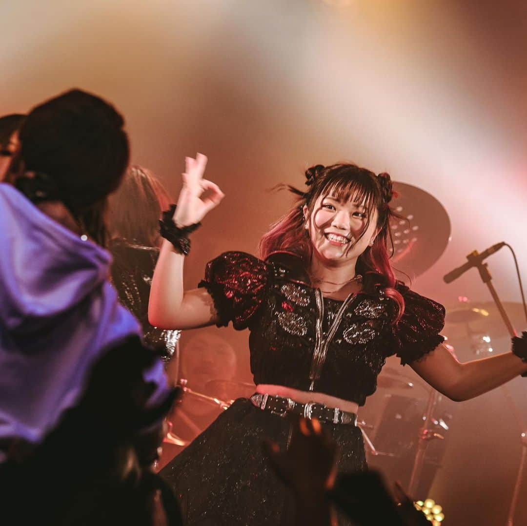 LADYBABYさんのインスタグラム写真 - (LADYBABYInstagram)「#LADYBABY LIVE Photo  2019.12.23（月）@ 渋谷CYCLONE ネオダダX'mas "LADY IN BLOOD" LADYBABY VS HERNAME IN BLOOD  1.Love innocent acid kawaii 2.参拝! 御朱印girl☆ 3.Pinky!Pinky!  4.Shibuya crossing 5.禊Island 6.破天ニ雷鳴  7.ダメダメ殿 8.セシボン・キブン 9.アゲアゲマネー（イケピーコラボver）  #金子理江 #池田菜々 #唐沢風花 #有馬えみり」12月30日 5時32分 - ladybaby_jp