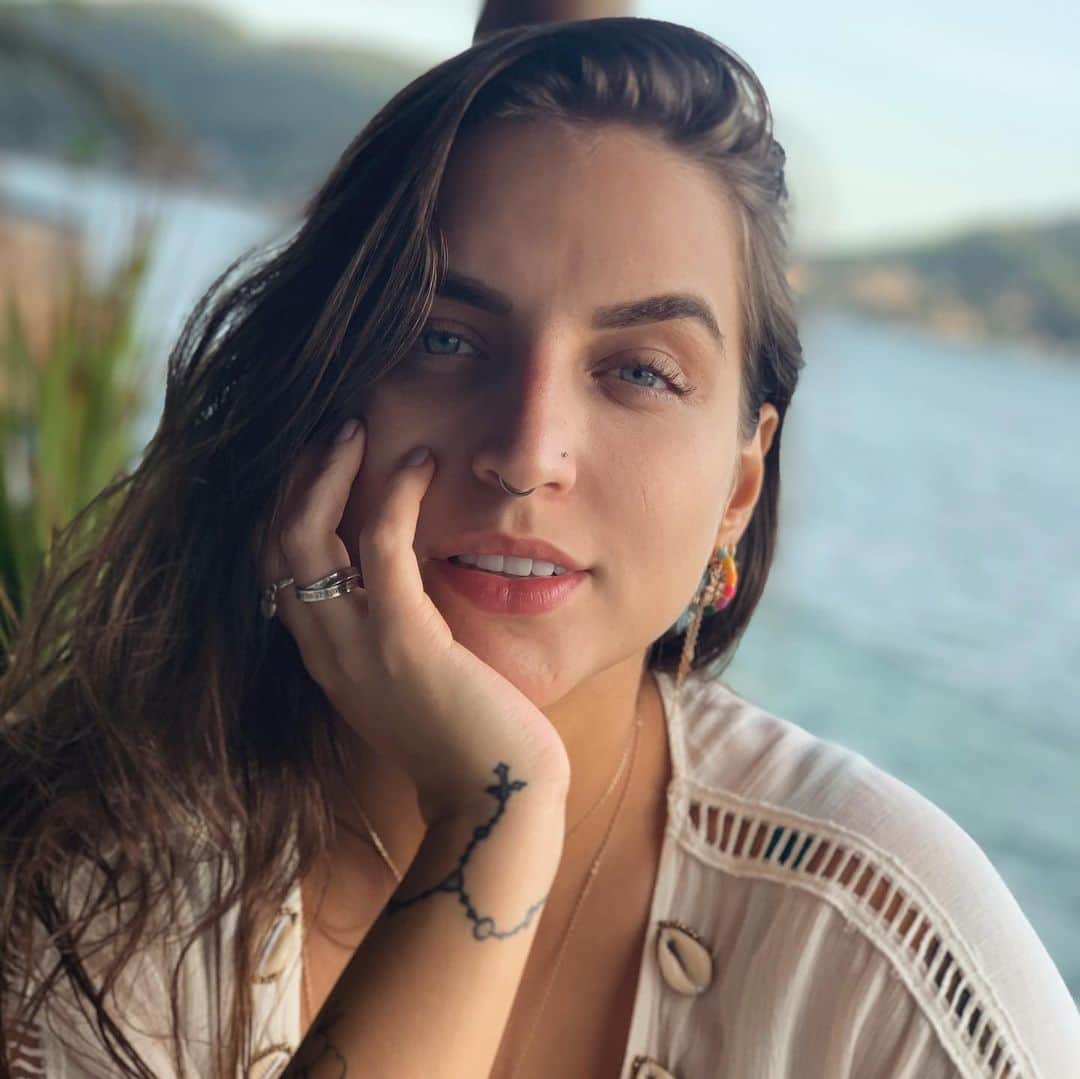 Bruna Unzuetaのインスタグラム：「aiai 🌬」