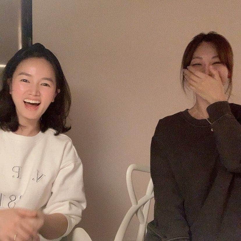 キム・ソヨンさんのインスタグラム写真 - (キム・ソヨンInstagram)「수안 @suann614 집에서^^* 선비언니 @cloe_seonbi ,수안 @suann614 ,환희 @__fffany 요리왕👍  너무 웃었던 행복한 밤^^*♡」12月29日 22時03分 - sysysy1102