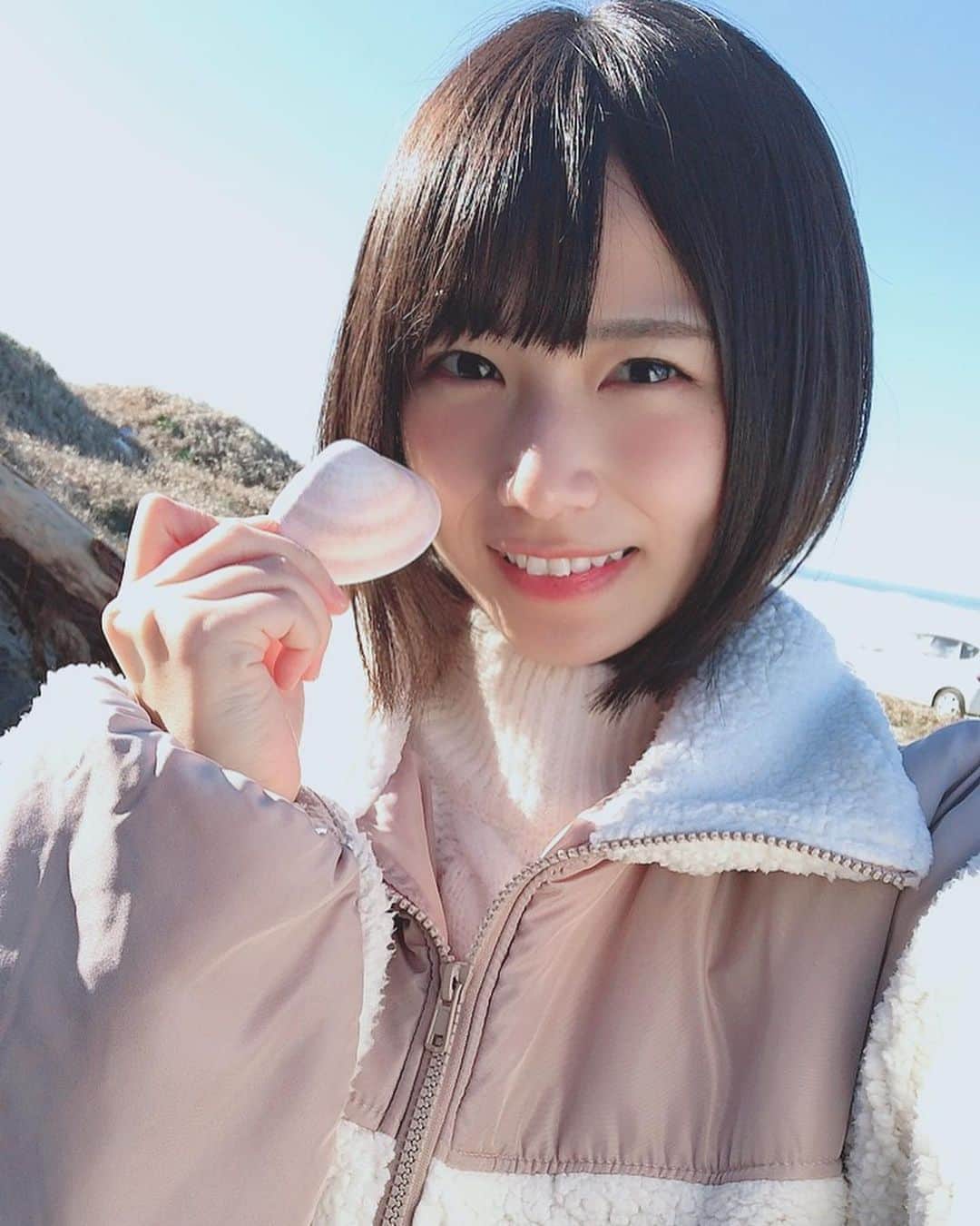 村上りいなさんのインスタグラム写真 - (村上りいなInstagram)「かわいい貝殻かわいい🐚🥰 #shell #貝殻 #selfie」12月29日 22時05分 - riina_murakami
