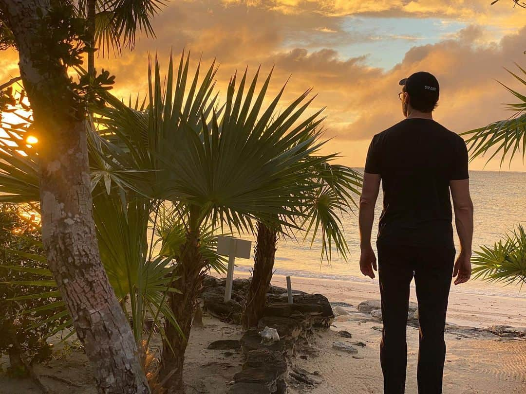 ヒュー・ジャックマンさんのインスタグラム写真 - (ヒュー・ジャックマンInstagram)「🏝」12月29日 22時20分 - thehughjackman