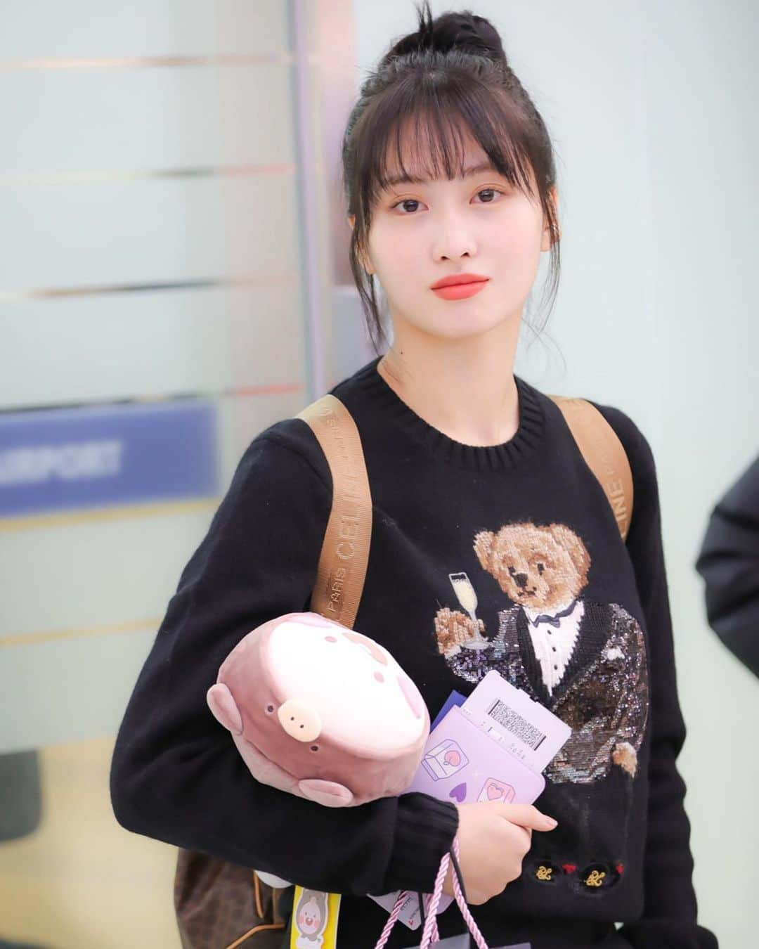 モモさんのインスタグラム写真 - (モモInstagram)「♡ [Fantaken] 191229 - Gimpo Airport heading to Japan -  #MOMO #트와이스 #모모 #平井もも #もも #TWICE ©️naochan」12月29日 22時20分 - momojype