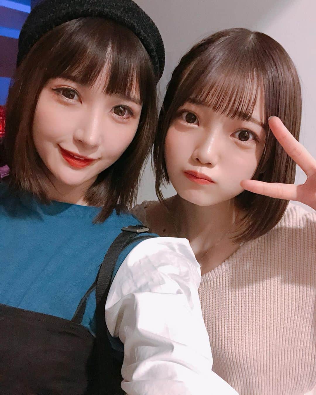 はりーさんのインスタグラム写真 - (はりーInstagram)「#追憶SL 実は一人で舞台観覧、初だったんだけど泣いたし笑ったしとても素敵な舞台でした( ´；ω；｀) この舞台でもらった気持ちは胸に残して生きていたいね💋  ひめかっち本当に本当にステキだったよ〜！ 演技してる姿が愛らしくて、この子のどこにこんな魅力があるのってくらい！ ぜひ自分の目で見て欲しい✨ とてもキュートで綺麗なのにバキバキに踊る姿はかっこよかった😭 そしてそして一緒に出ていた ゲスト出演の八坂沙織氏も とても迫力ある演技で 気になりました😣✨！ いちばん面白かった💓 私的にひめかっちと八阪っちの 演技がとても惹かれた！ あとIZAMさん！！！✨ 3人共すごい😭 見ていてとても心惹かれる内容でした #追憶SL #最高 だね❤️❤️❤️ #舞台#八坂沙織#新谷姫加 #中目黒キンケロシアター #ベニバラ劇団#IZAM#ベニバラ兎団 #みんな演技よかった#黒髪ボブ#応援#ベレー帽コーデ #ベレー帽 #サロペットコーデ #サロペットスカート」12月29日 22時34分 - kirarin_harry_official