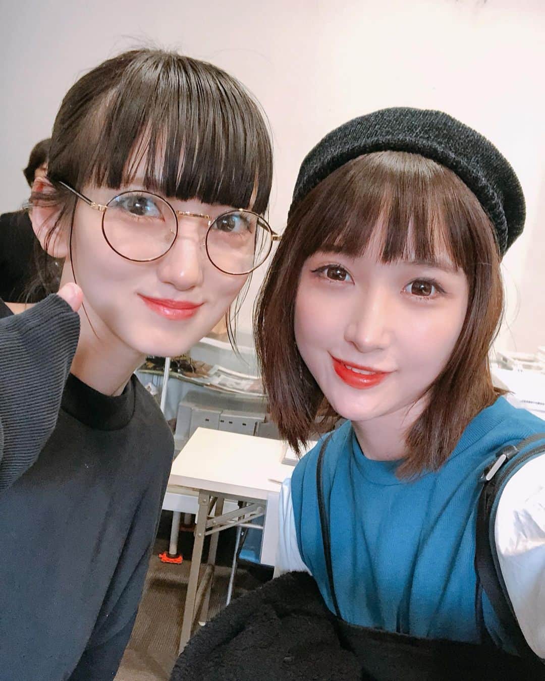 はりーさんのインスタグラム写真 - (はりーInstagram)「#追憶SL 実は一人で舞台観覧、初だったんだけど泣いたし笑ったしとても素敵な舞台でした( ´；ω；｀) この舞台でもらった気持ちは胸に残して生きていたいね💋  ひめかっち本当に本当にステキだったよ〜！ 演技してる姿が愛らしくて、この子のどこにこんな魅力があるのってくらい！ ぜひ自分の目で見て欲しい✨ とてもキュートで綺麗なのにバキバキに踊る姿はかっこよかった😭 そしてそして一緒に出ていた ゲスト出演の八坂沙織氏も とても迫力ある演技で 気になりました😣✨！ いちばん面白かった💓 私的にひめかっちと八阪っちの 演技がとても惹かれた！ あとIZAMさん！！！✨ 3人共すごい😭 見ていてとても心惹かれる内容でした #追憶SL #最高 だね❤️❤️❤️ #舞台#八坂沙織#新谷姫加 #中目黒キンケロシアター #ベニバラ劇団#IZAM#ベニバラ兎団 #みんな演技よかった#黒髪ボブ#応援#ベレー帽コーデ #ベレー帽 #サロペットコーデ #サロペットスカート」12月29日 22時34分 - kirarin_harry_official