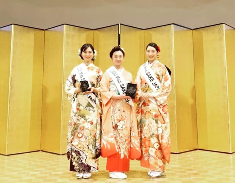茉玲さや那さんのインスタグラム写真 - (茉玲さや那Instagram)「･ この度、2020年1月18日(土)『2020 Miss SAKE（ミス日本酒）Japan ファイナリスト発表会 』に出席致します。  当日は各県の代表が発表されます。ファイナリストたちは日本酒の魅力を世界へ繋ぐアンバサダーの役割を担う「2020 Miss SAKE」を目指し、3 月 25 日(水)にウェスティン都ホテル京都で開催される最終選考会に向けて、ナデシコプログラムを通して様々なことを学んで参ります。  当日、会場には2019 Miss SAKE Japan 春田早重さんをはじめとする歴代のファイナリストの方々も皆様も参加されます。 足をお運び下さいましたら、幸いです♡ お申し込みはこちらまで… https://www.misssake.jp/2020-miss-sake-1 ･ ･ 【日程】2020年1月18日(土) 18 : 00 報道受付開始・メディアブリーフィング 18：15  開場 18 : 30〜20 : 30 「2020 Miss SAKE Japan ファイナリスト発表会」 「2020 Mr SAKE 発表会」 ･ 【会場】公益社団法人日本外国特派員協会（FCCJ) ･ 【住所】〒100-0005 東京都 千代田区 丸の内 3-2-3 丸の内二重橋ビル5階  #misssake  #ミス酒 #ミス日本酒 #日本酒 #着物 #東京 #Tokyo #日本 #Japan #宝塚歌劇団 #花組 #茉玲さや那」12月29日 22時27分 - sayana_egg_98