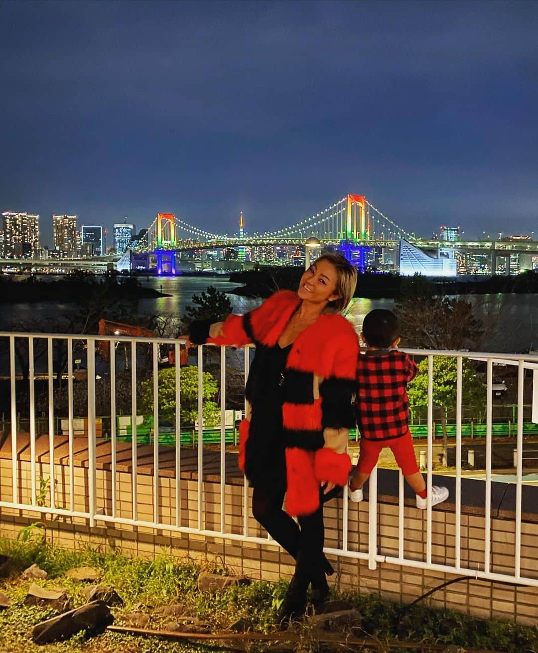 Nazukiさんのインスタグラム写真 - (NazukiInstagram)「2019.12.25🎄🎄🎄 真夏のchristmasもいいけど、 冬のchristmasもやっぱいいね✨ 子供と過ごすchristmas企画を考えるのが楽しい💛  #christmas #xmas #christmastree #winter #シンママ　#男の子ママ　#クリスマス　#クリスマスパーティー」12月29日 22時30分 - nazuki_08