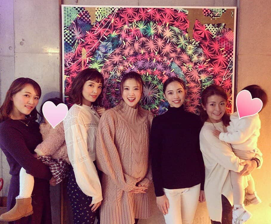 花里まなさんのインスタグラム写真 - (花里まなInstagram)「大好きな同期と❤️﻿ 予定していたプレゼント交換、６人中３人がプレゼントを忘れるという爆笑珍事件も😂その子たちのプレゼントが当たった人は、後日郵送になりました🎅笑﻿ 2019年の笑い納め、笑いすぎて疲れました🤣🤣🤣﻿ ﻿ #同期﻿ #91期 #ゴレンジャーメンバー﻿ #愛加あゆ﻿ #颯舞音桜﻿ #白渚すず﻿ #真月咲﻿ #千寿はる　は来られず😢また次回❣️﻿ #笑い納め﻿」12月29日 22時43分 - aiko_mana18